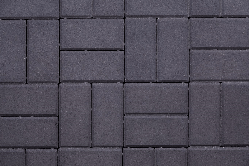 Lewis Monoblock 200x100x50mm | 9.76m² Block Paving Pack